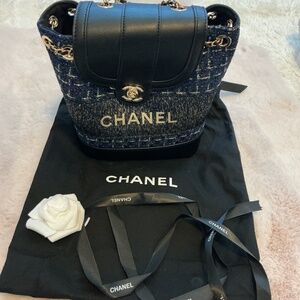 BLUE AND GOLD TWEED BUCKET BAG WITH CROSSBODY CHAIN with dust bag